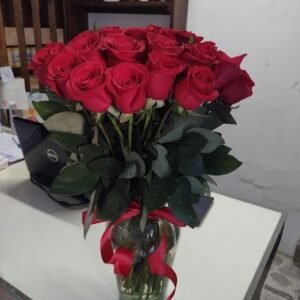 Florero 24 rosas