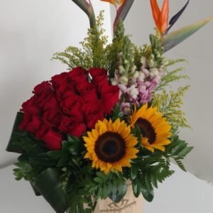 Barril con aves y girasoles