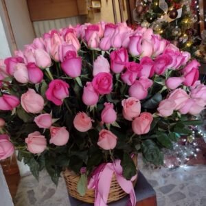 Canasta con 200 rosas
