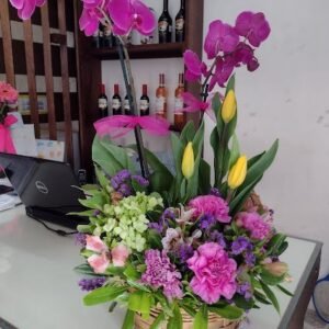 Orquidea con Tulipanes y Claveles