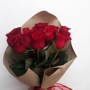 Ramo 12 rosas Papel Kraft