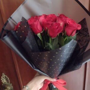 Ramo 15 Rosas Papel Negro Boleado