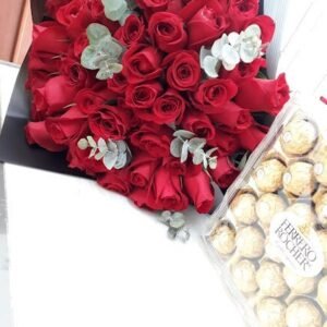 Ramo 50 Rosas Rojas con Dolar y Ferreros 24