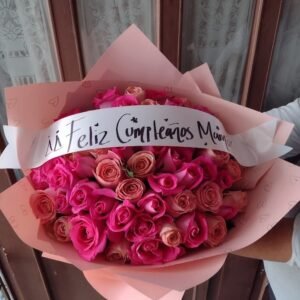 Ramo 80 Rosas Hermosa y Pink con Dedicatoria