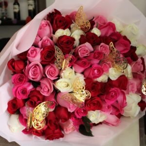 Ramo 100 Rosas 4Tonos con Mariposas