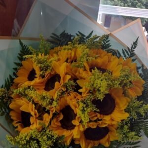 Ramo de 20 Girasoles con Follaje