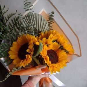 Ramo 5 Girasoles con Abanico