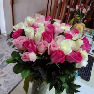 Florero 50 Rosas Pastel 3Tonos
