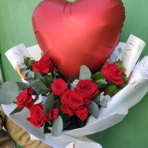 Ramo con globo de corazon